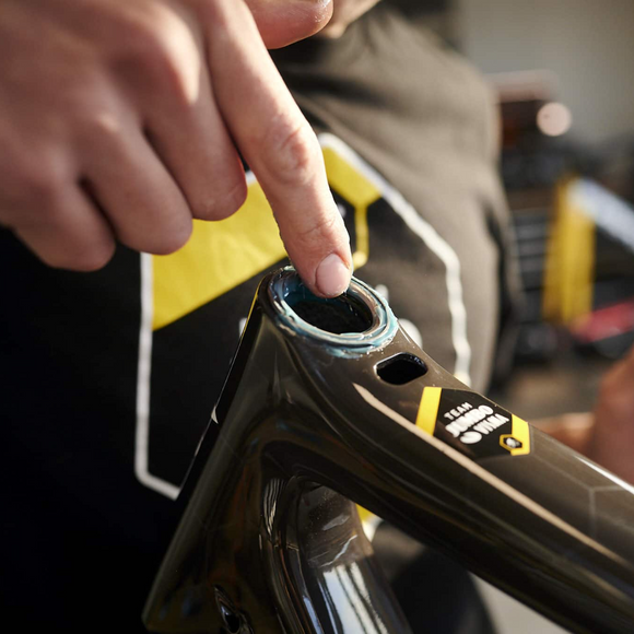 Behind the scenes: the assembly of 350 Cervélo team bikes.