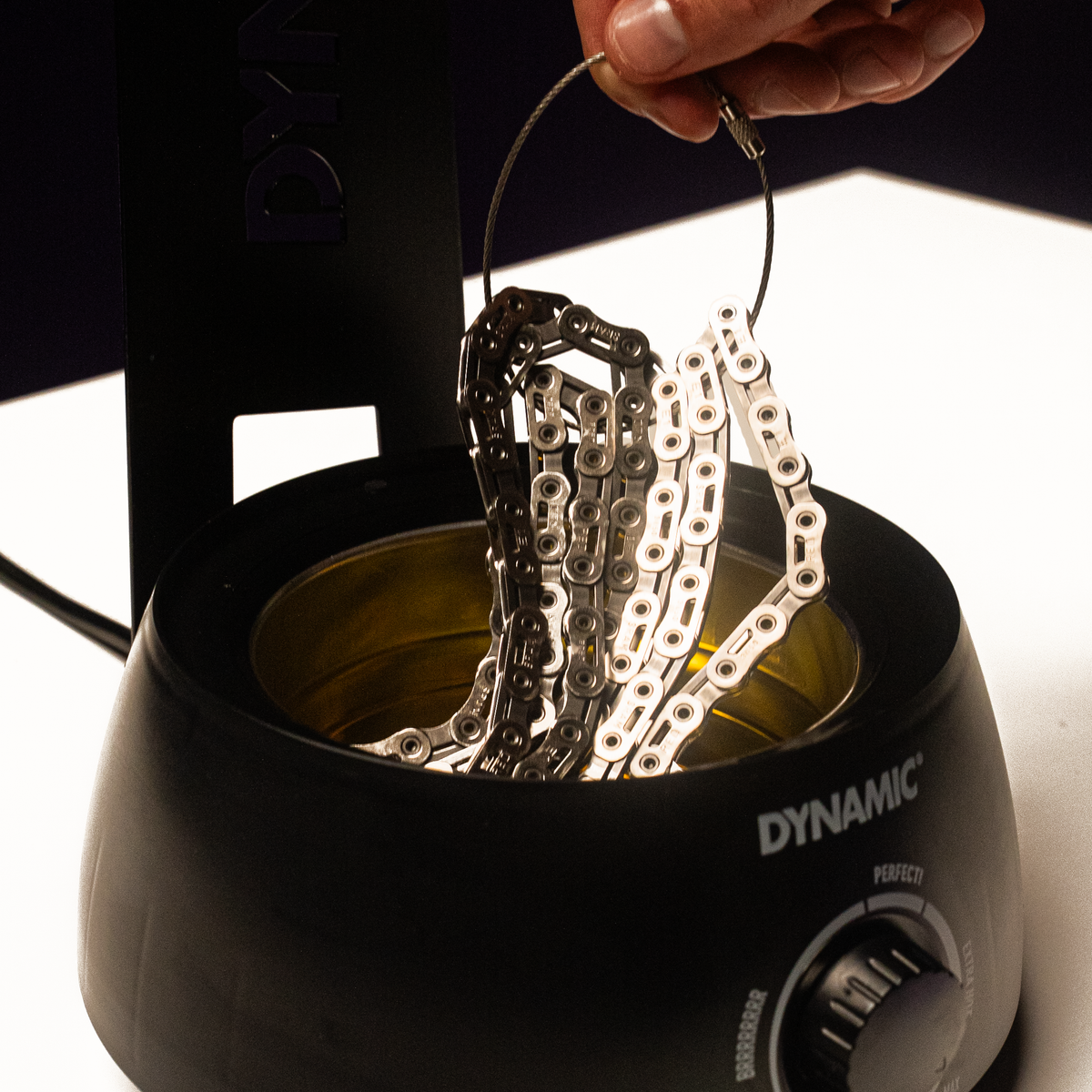 Dynamic Waxifyer 2 podczas woskowania łańcucha